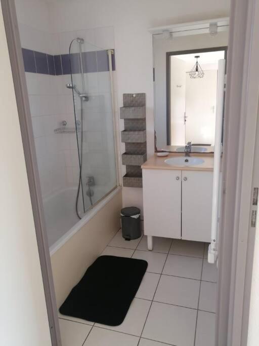 Appartement Calme Et Propre Le Goelia Saint-Geniez-dʼOlt Exterior foto